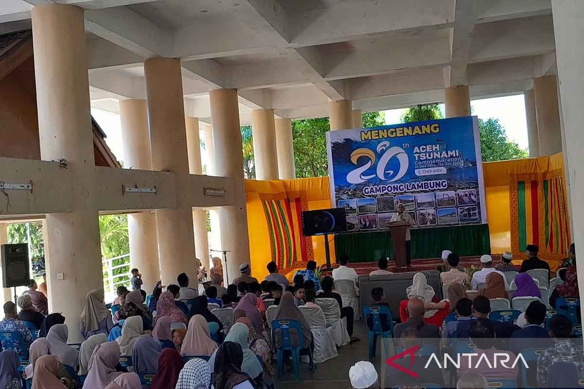 Ratusan korban tsunami Gampong Lambung Banda Aceh larut dalam doa