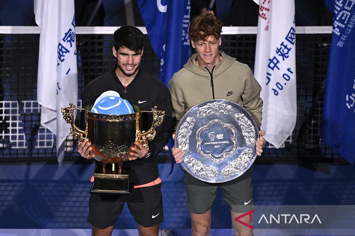 Alcaraz dan Djokovic berlatih bersama jelang Australian Open