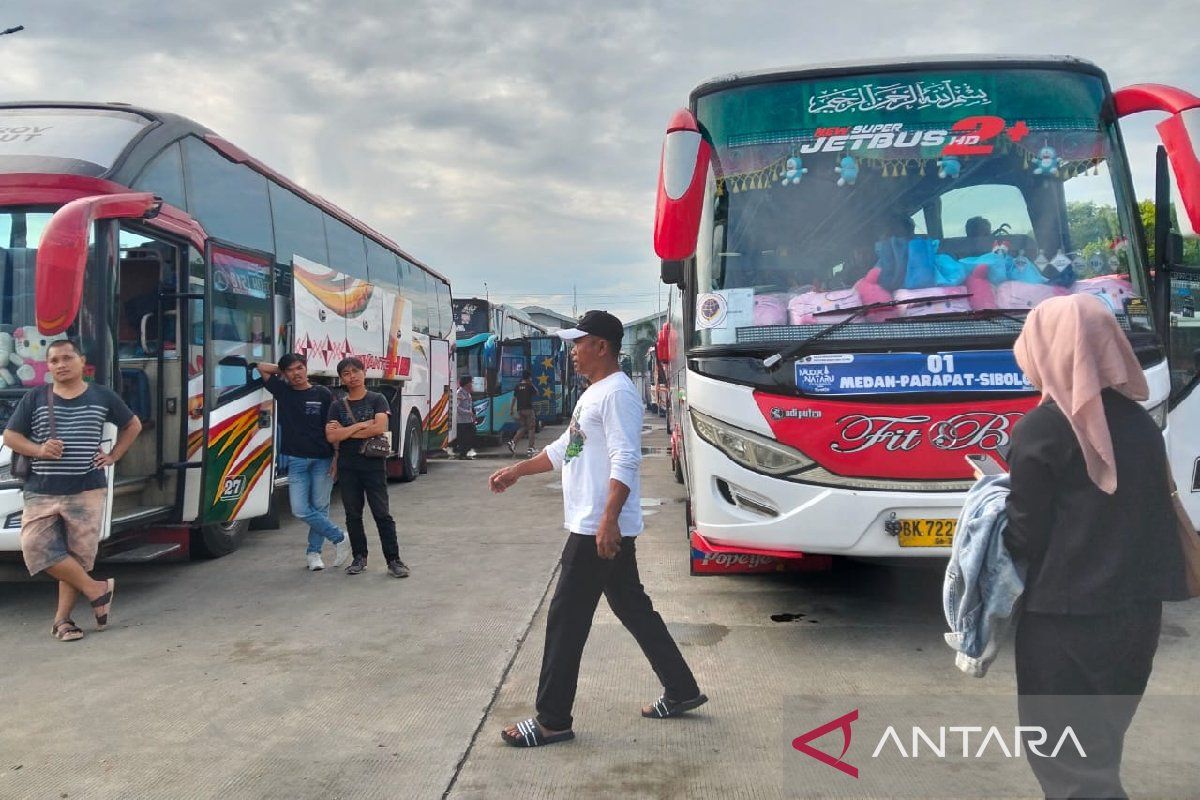 17.419 pemudik berangkat dari  Terminal Amplas saat libur Natal