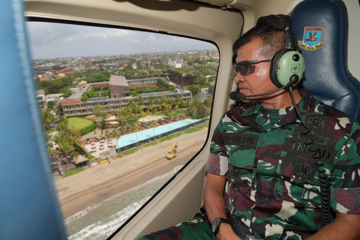 Pangdam Udayana dan Kapolda Bali pantau situasi tempat wisata jelang tahun baru