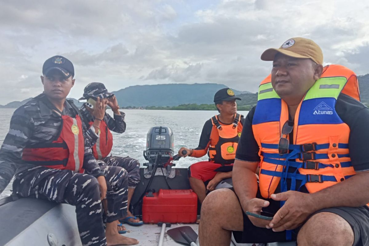 Tim SAR cari korban banjir di Sumbawa Barat