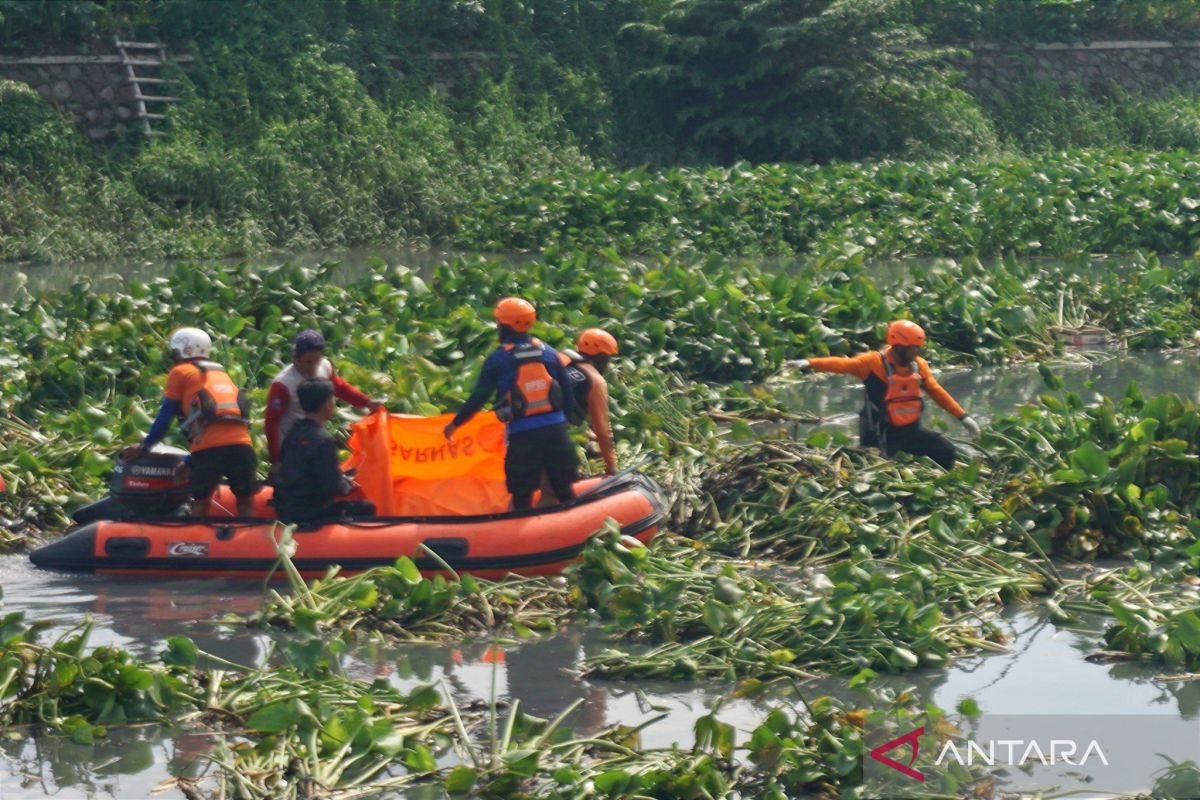 Balita terseret arus di Surabaya ditemukan meninggal dunia