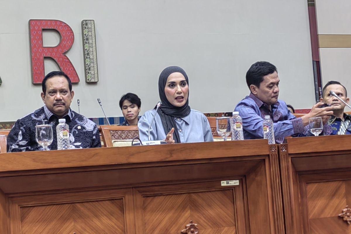 Komisi III DPR membuka pintu bagi masyarakat sampaikan aduan