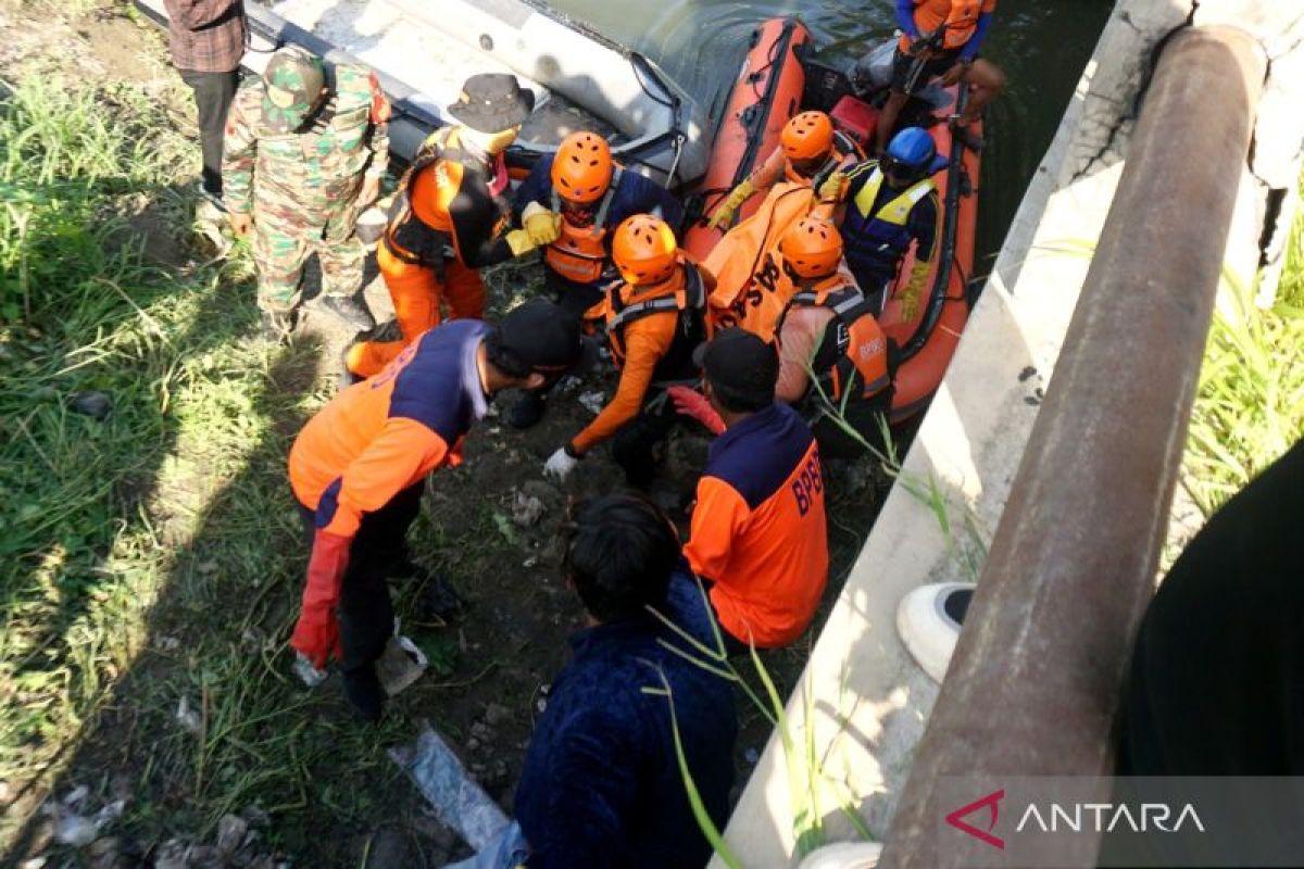 Tim SAR ungkap kronologi penemuan jasad balita terseret arus di Surabaya