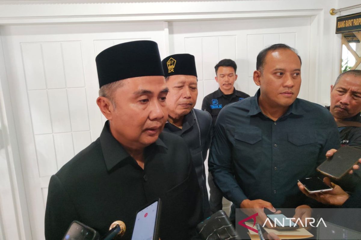 Pj Gubernur Jabar Bey Triadi minta masyarakat tak ragu laporkan jika ada Pungli