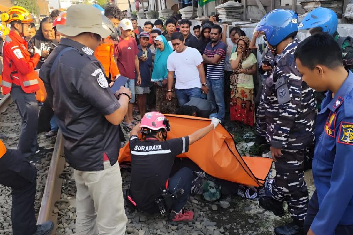 Dua orang meninggal dalam kecelakaan di perlintasan KA Tambak Mayor