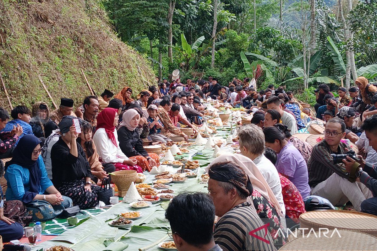 Ini tradisi nyadran perdamaian masyarakat Getas Kaloran Temanggung