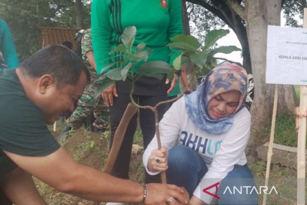 Perhutani Blora  salurkan bantuan TJSL senilai Rp125 juta