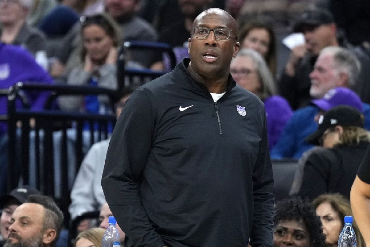 NBA: Belum separuh musim, Kings pecat Mike Brown