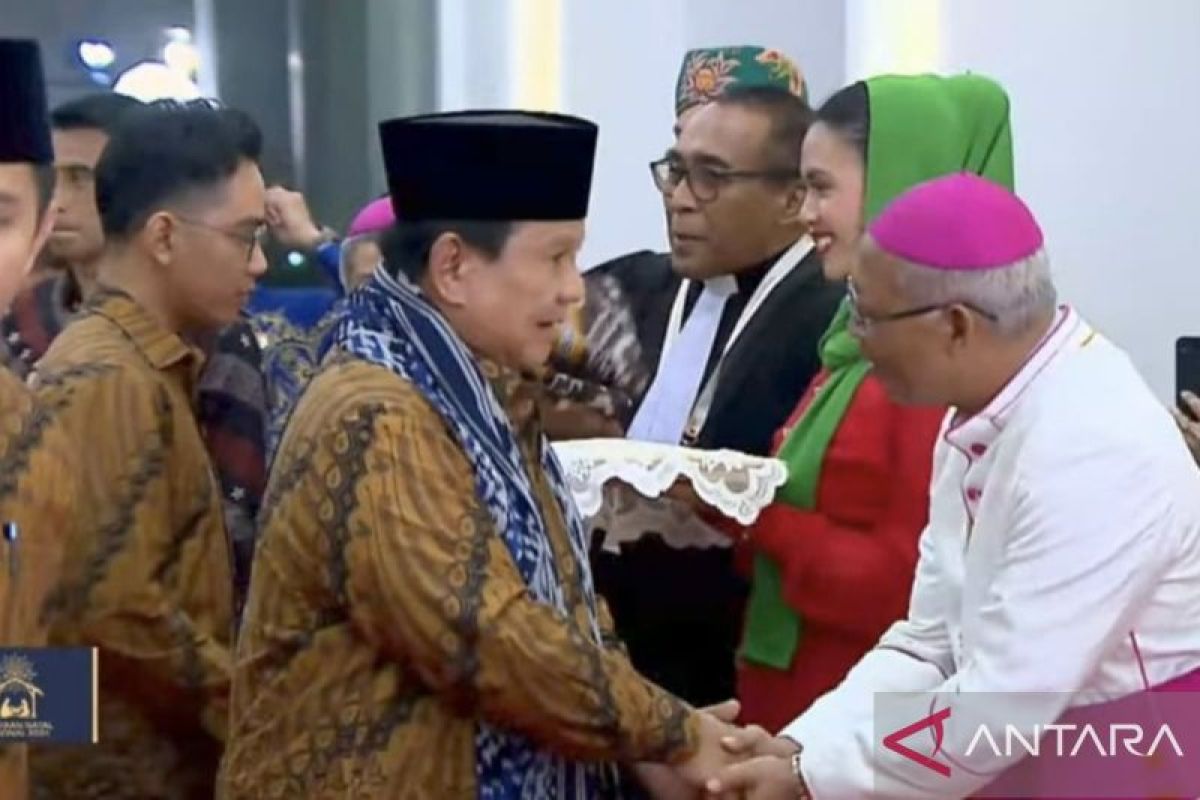 Presiden Prabowo kenakan Kain Bentenan Minahasa di Perayaan Natal Nasional