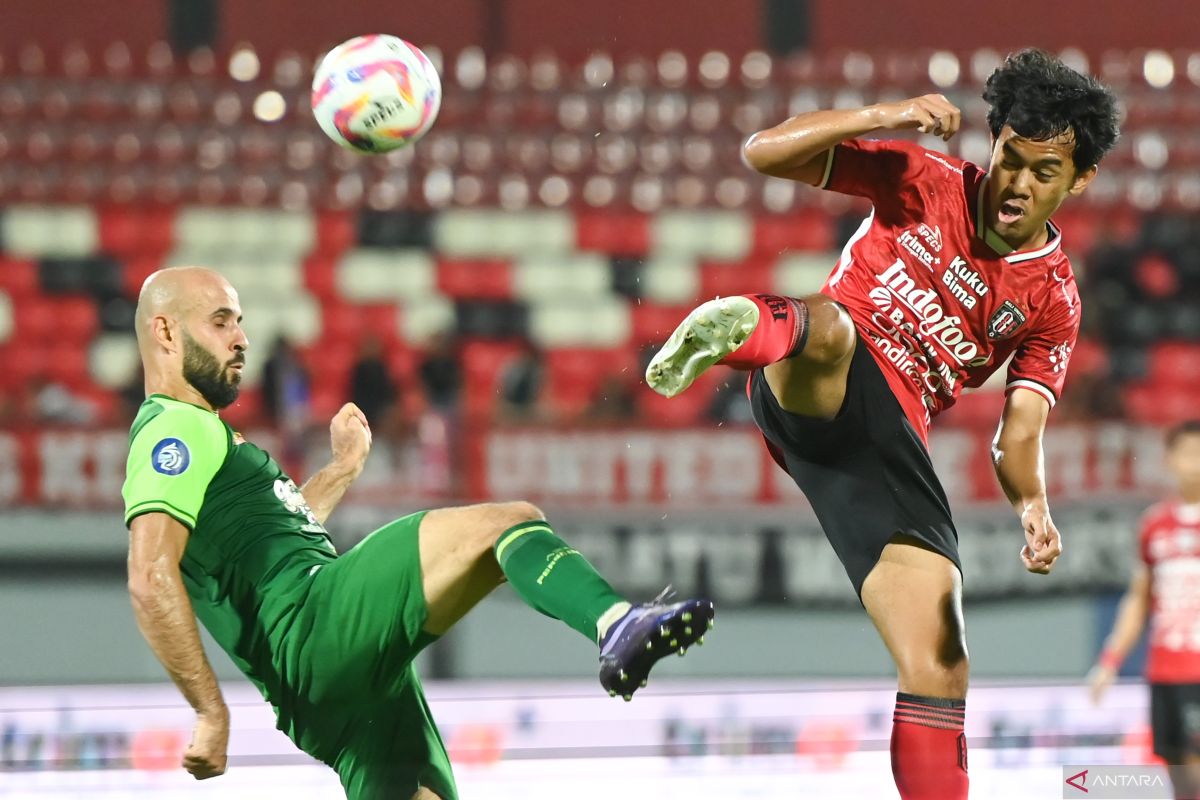 Liga 1 - Bali United kalahkan Persebaya 2-0