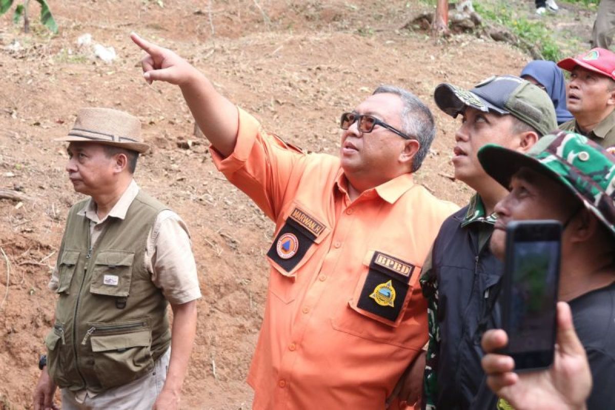 Bupati Sukabumi percepat proses relokasi warga terdampak pergerakan tanah  Jayamekar