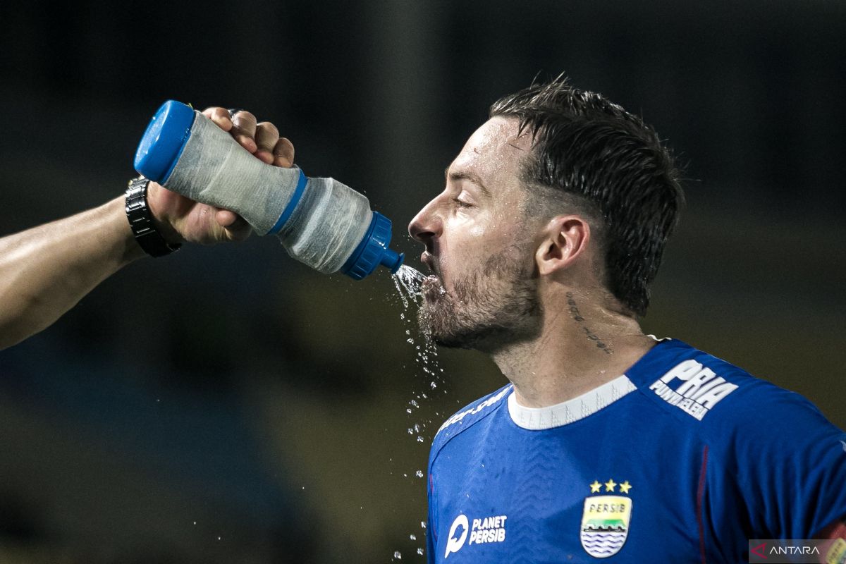 Liga 1: Puncaki klasemen, Marc Klok minta Persib Bandung tetap rendah hati