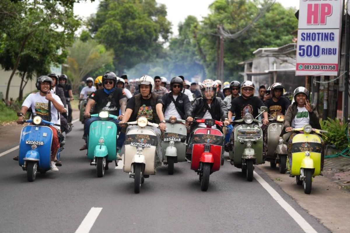 Ribuan peserta scooter sarungan meriahkan acara harlah Al Falah