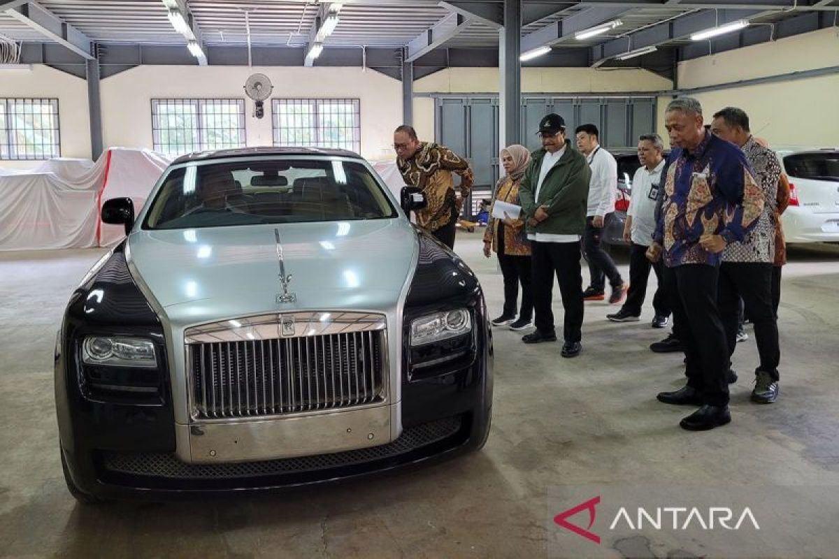 Mensos undang peminat Rolls-Royce dan barang mewah untuk ikut lelang