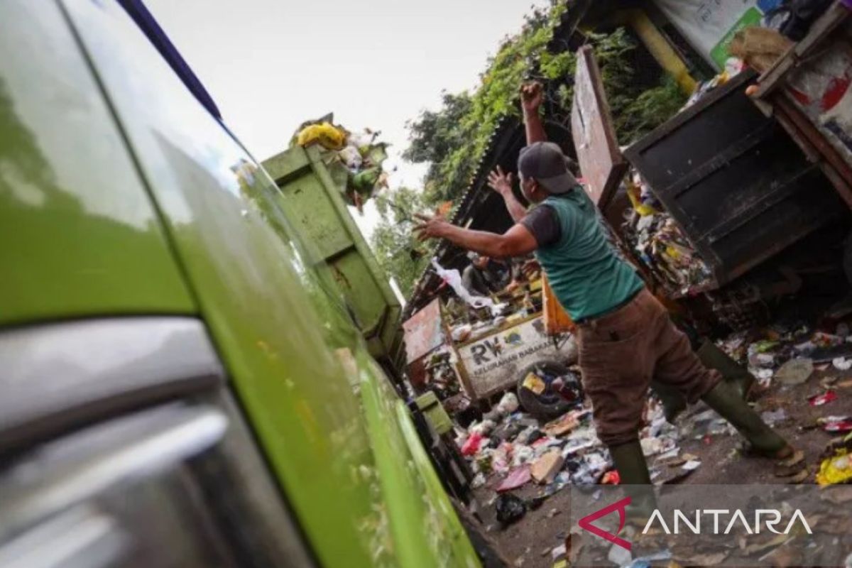 Pemkab Karawang dorong masyarakat aktifkan kembali seluruh TPS3R