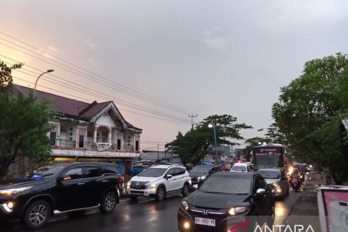 Polrestabes Makassar melakukan rekayasa arus Lalin pergantian tahun