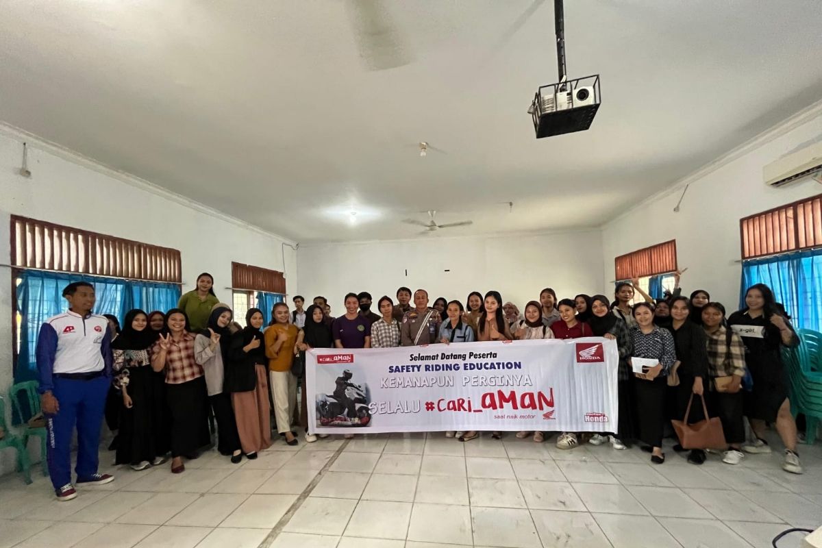 Honda safety riding Cari Aman edukasi dua sekolah dan perguruan tinggi Kota Palu  generasi #Cari_Aman