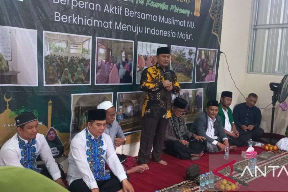 H.Masmuni Mahatama Isi Ceramah di Kajian Rutin Muslimat NU Kecamatan Merawang