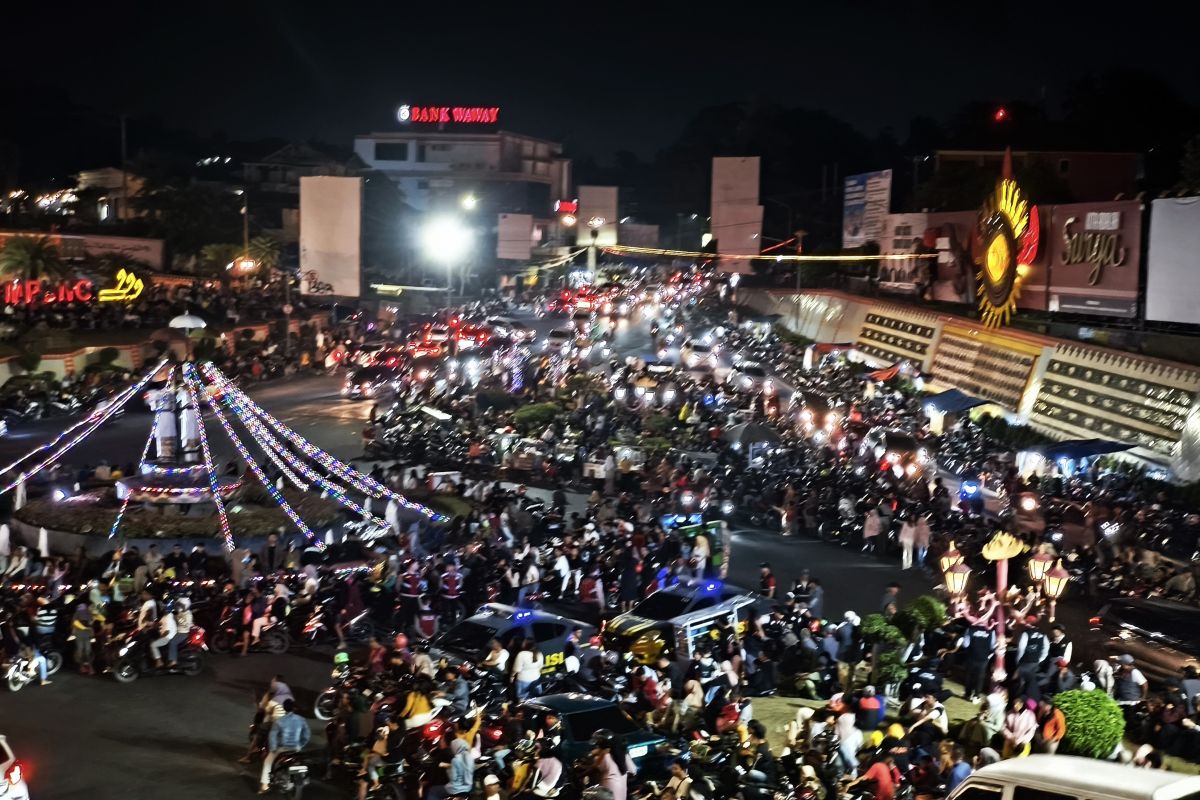 Pemkot Bandarlampung pantau jalannya kemeriahan malam pergantian tahun