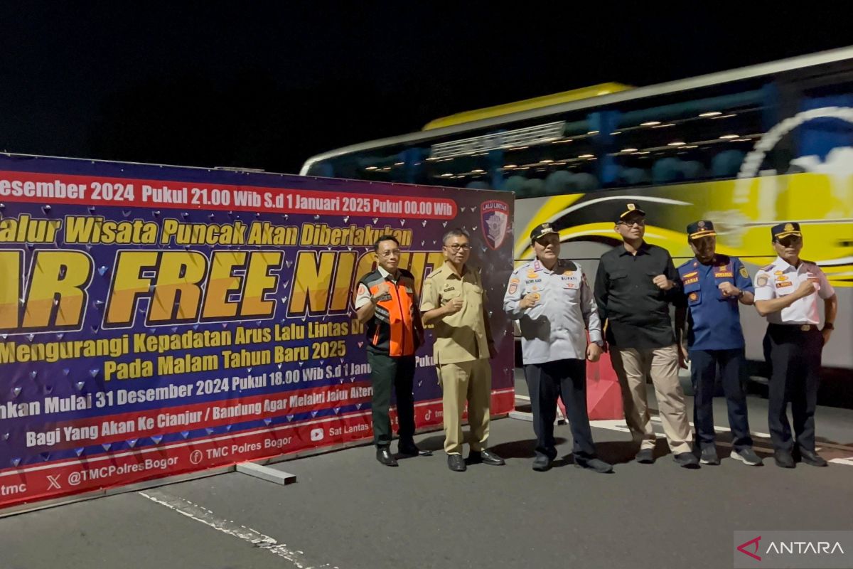 Bupati Bogor pastikan Car Free Night di Puncak tanpa kendala