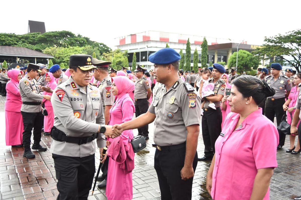 Kapolda Maluku naikkan pangkat untuk 599 personel