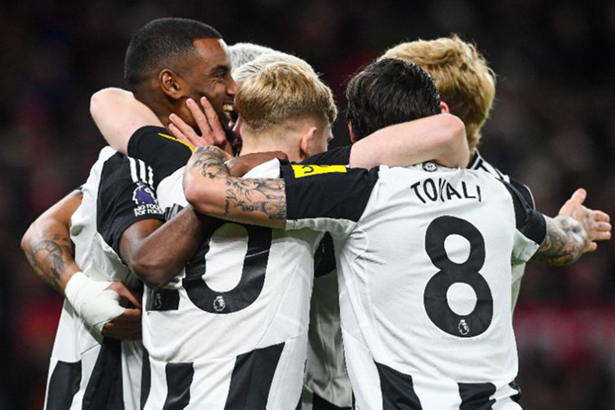 Newcastle pecundangi tuan rumah MU dengan skor 2-0