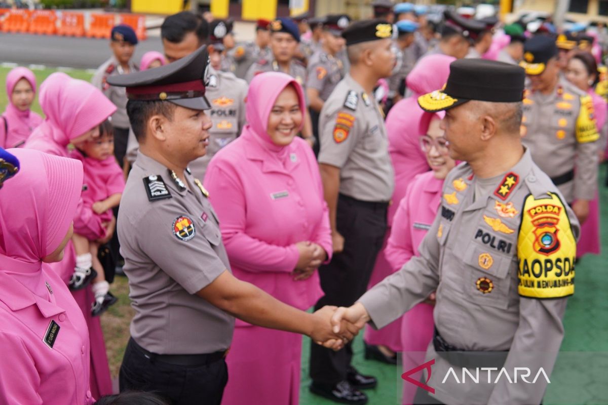 Kapolda Babel ucapkan selamat kepada ratusan personel naik pangkat