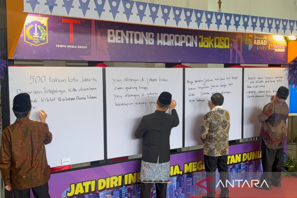 Teguh dan eks Gubernur DKI tulis harapan di "Bentang Harapan JakASA"