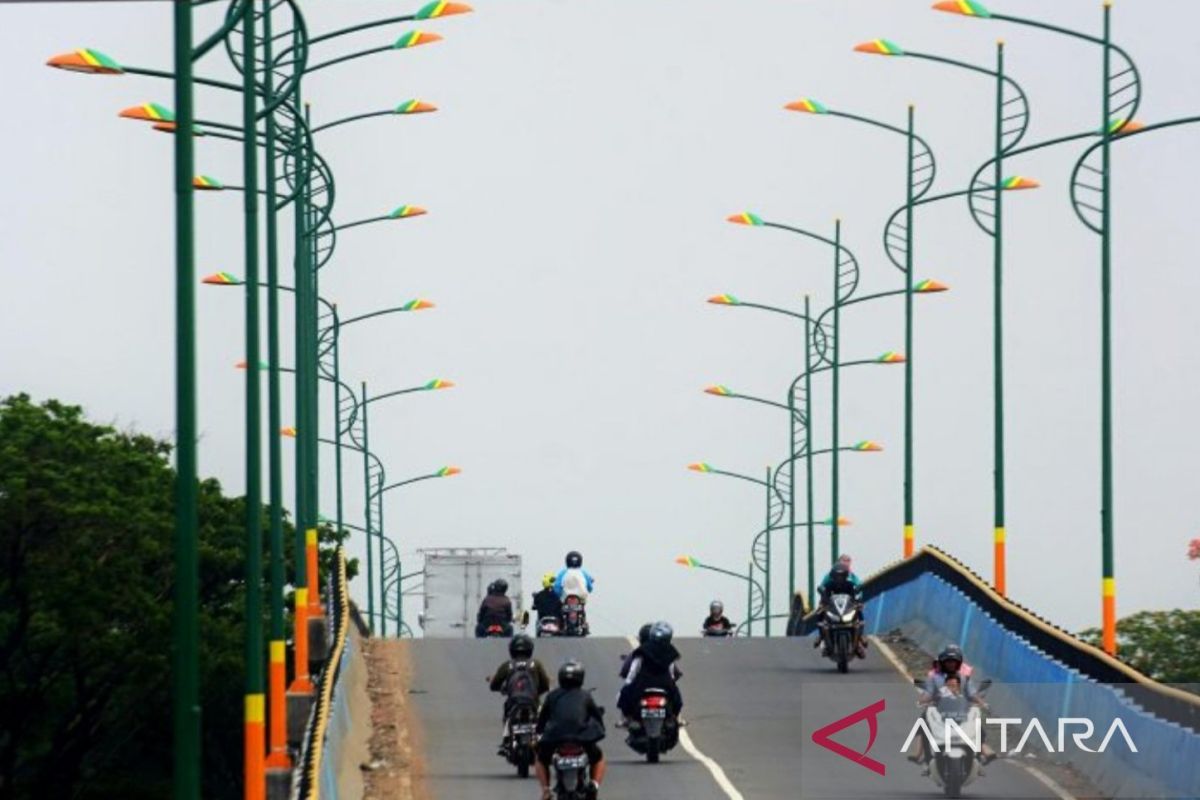 Pemkab Bekasi tambah puluhan PJU dekoratif percantik Jalan Kalimalang