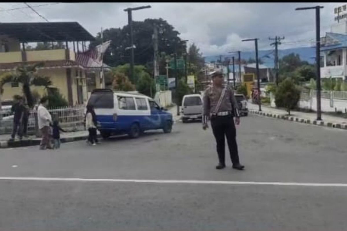 Arus lalu lintas jelang Tahun Baru 2025 di Simalungun lancar