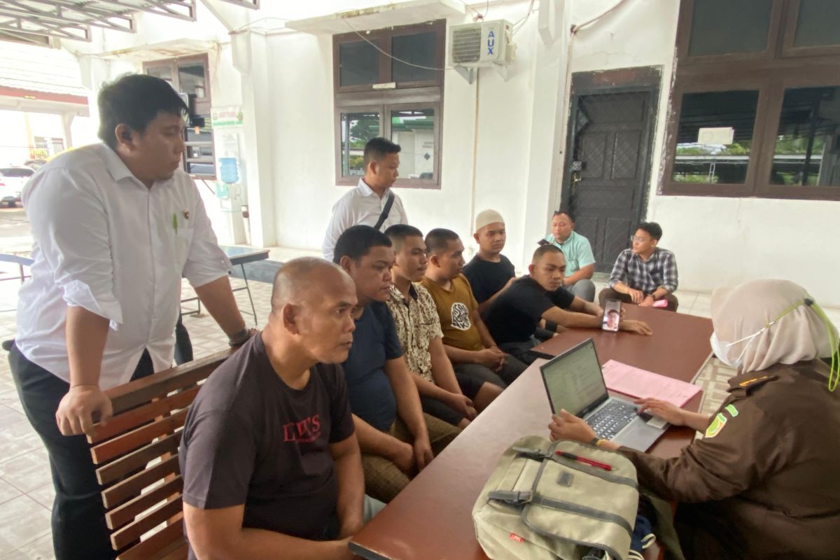 Polisi limpahkan enam tersangka kasus BBM subsidi ke Kejati
