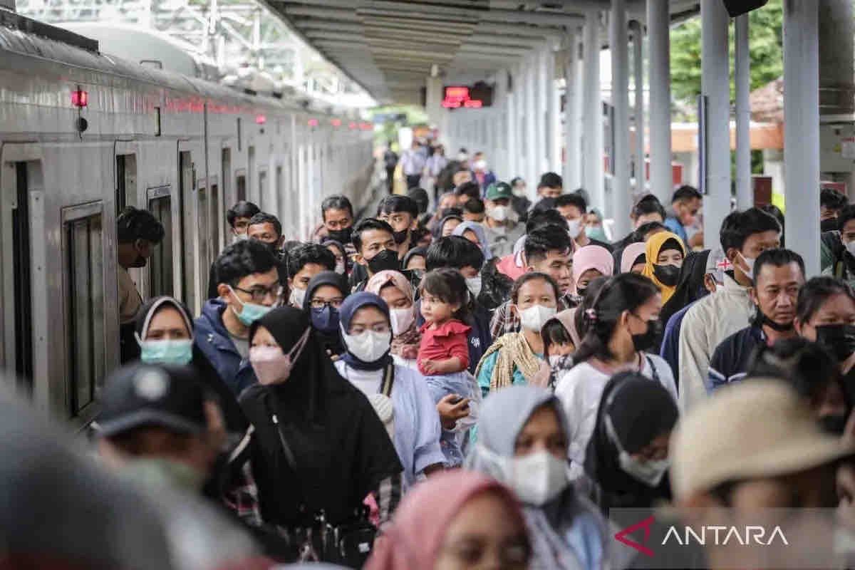 Ada 1,2 juta pengguna Commuter Line pada akhir tahun 2024