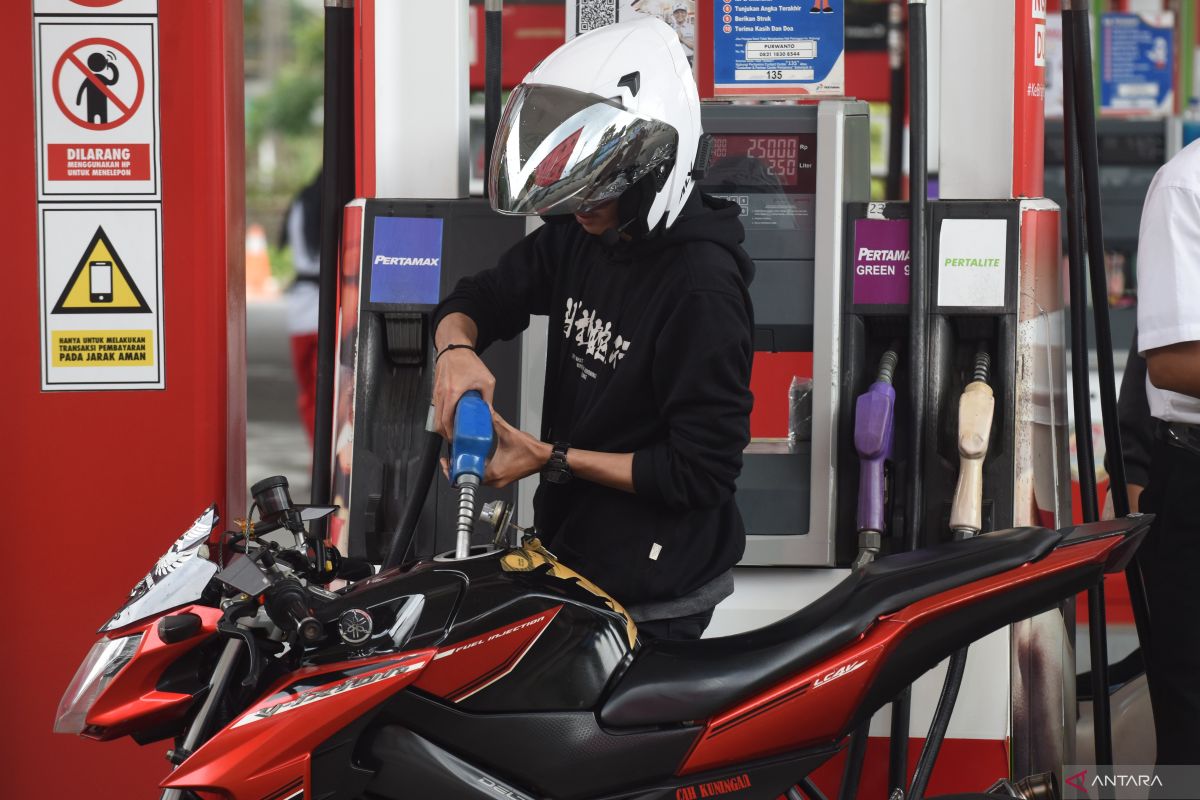 Terpopuler, Pertamax naik mulai Juli hingga oknum guru ngaji cabul