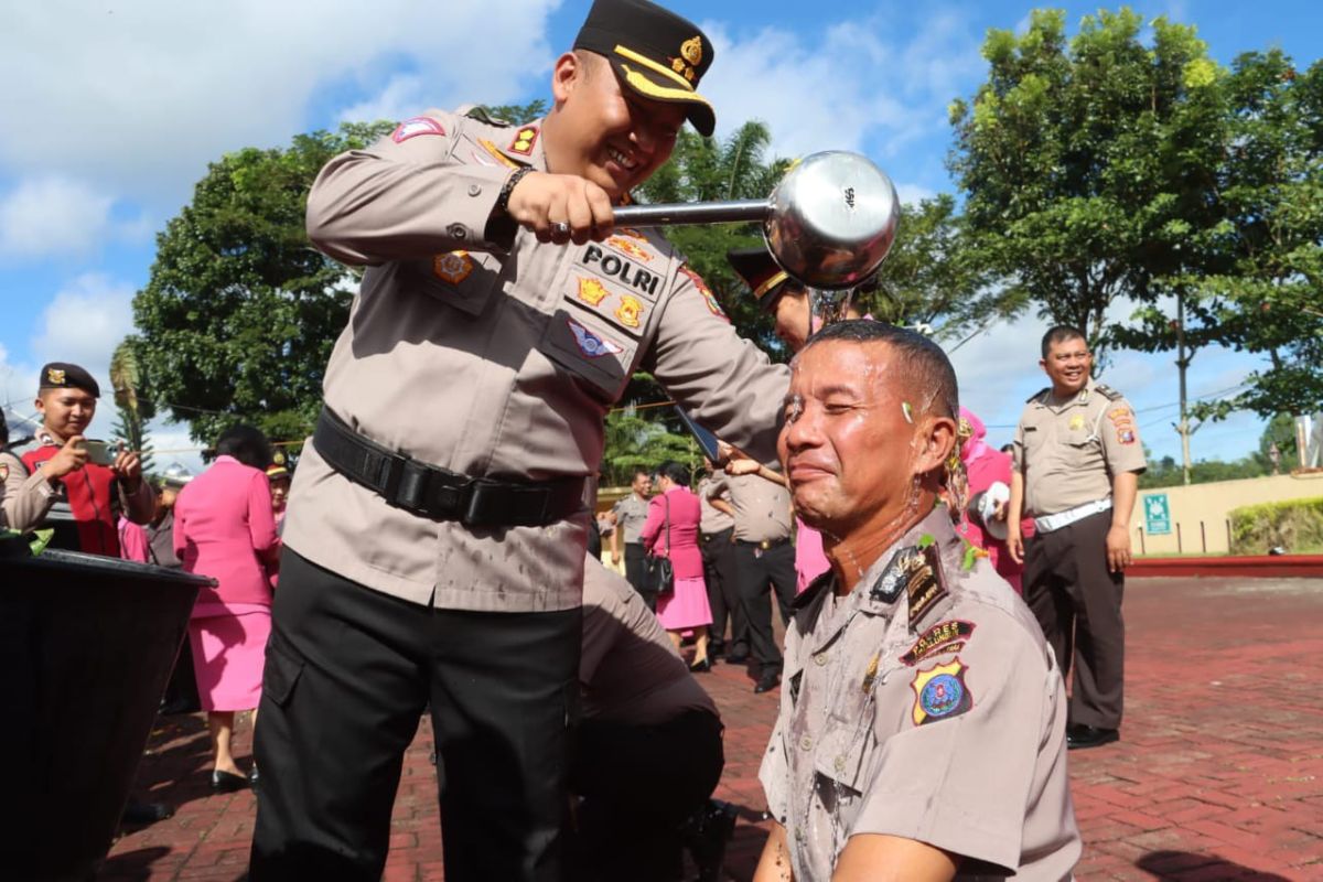 Deretan personel Polres Simalungun yang naik pangkat dan purnabakti