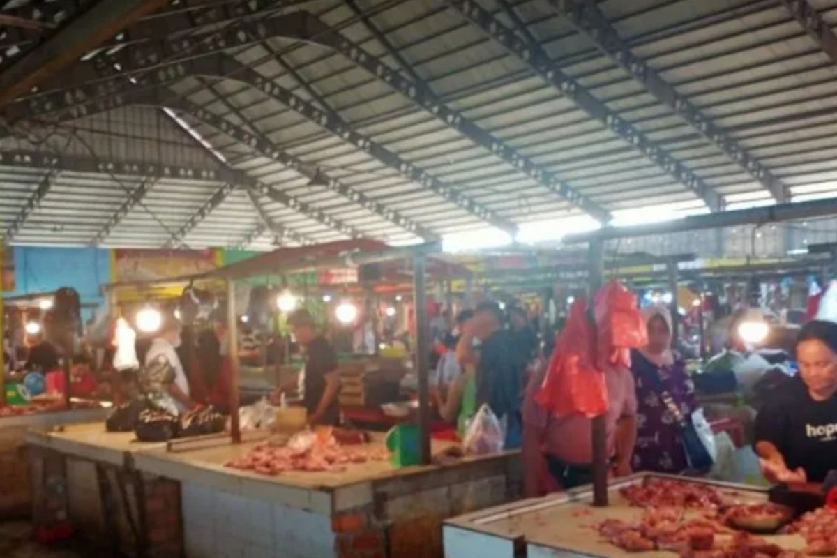 Daging ayam penyumbang inflasi tertinggi di Jambi