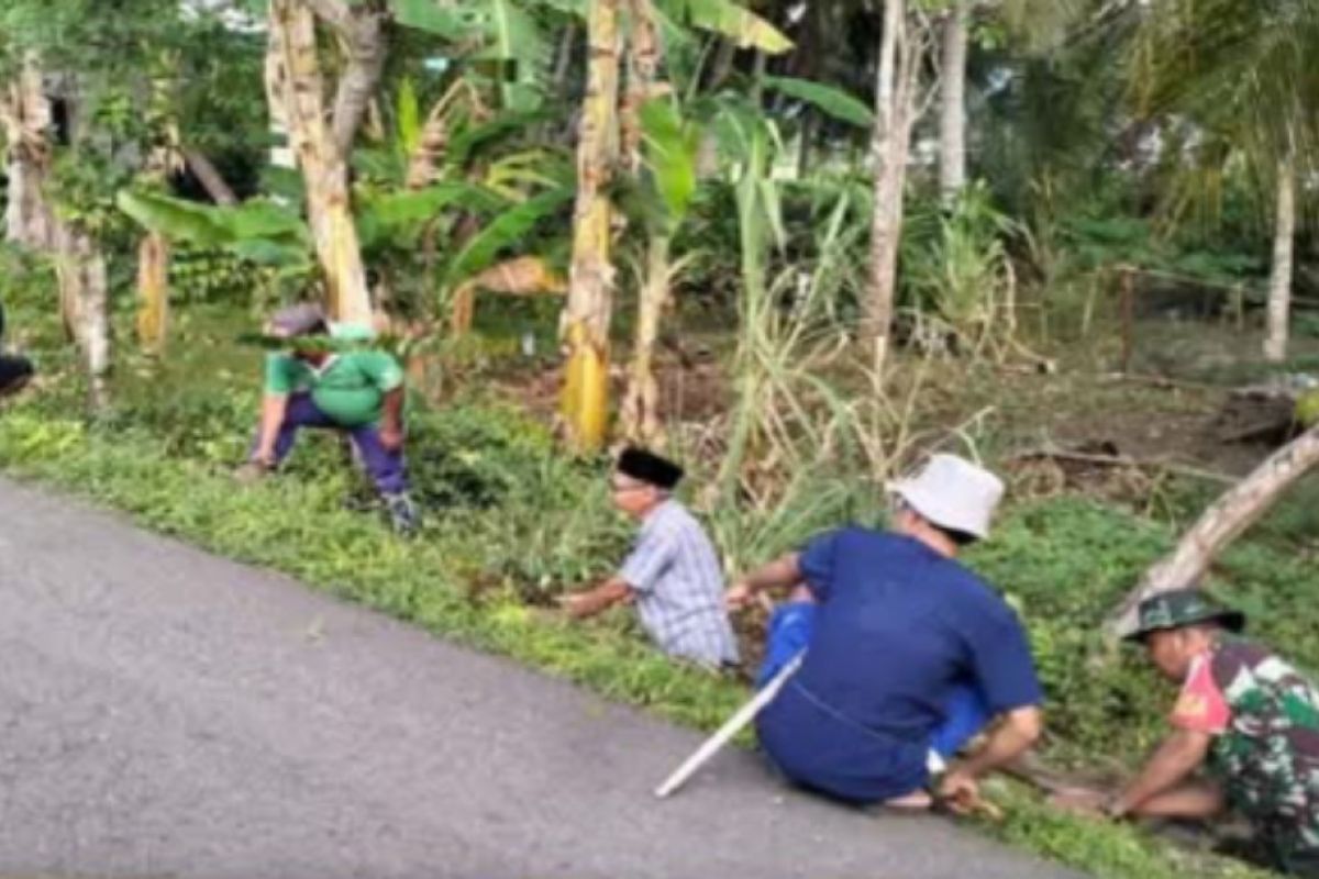 Kodim Mamuju Sulbar mengedukasi masyarakat ciptakan lingkungan bersih