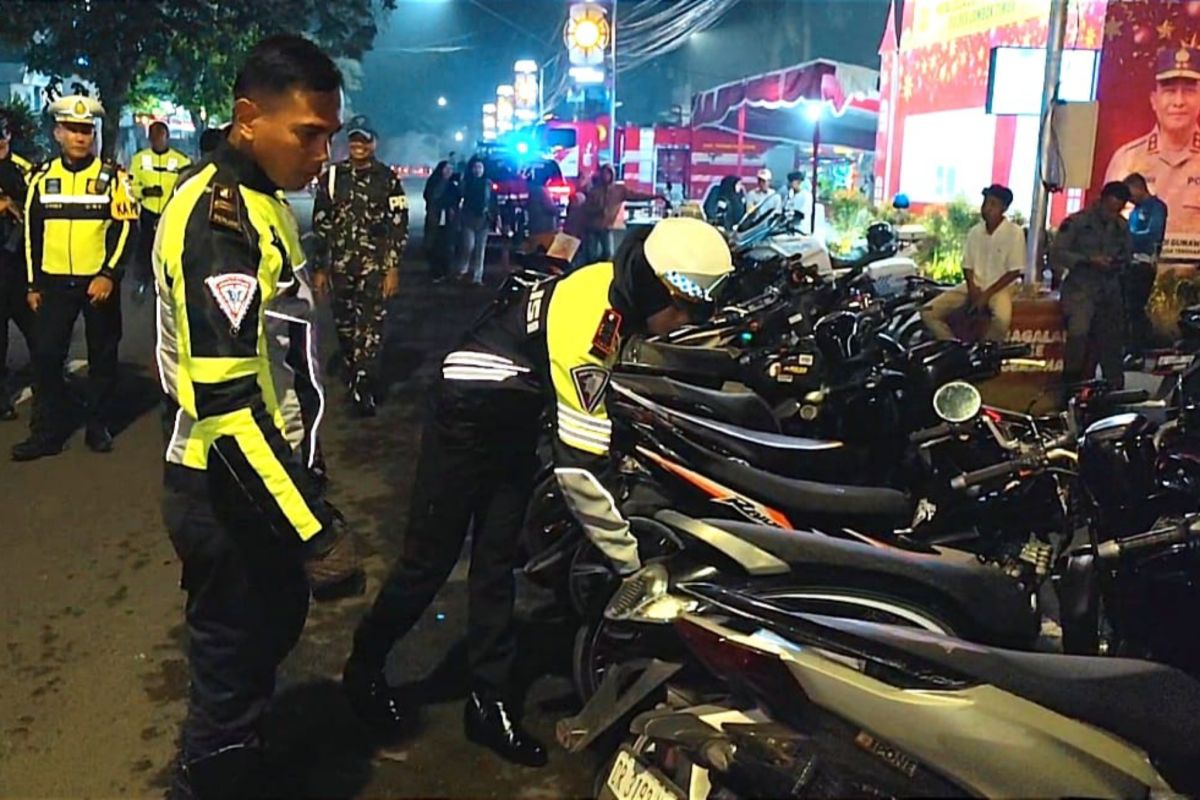 Polisi sita puluhan motor berknalpot racing di Lombok Timur