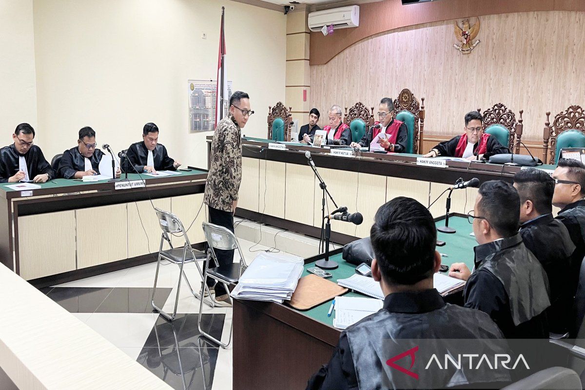 Dua kontraktor korupsi PUPR Kalsel OTT KPK jalani sidang perdana