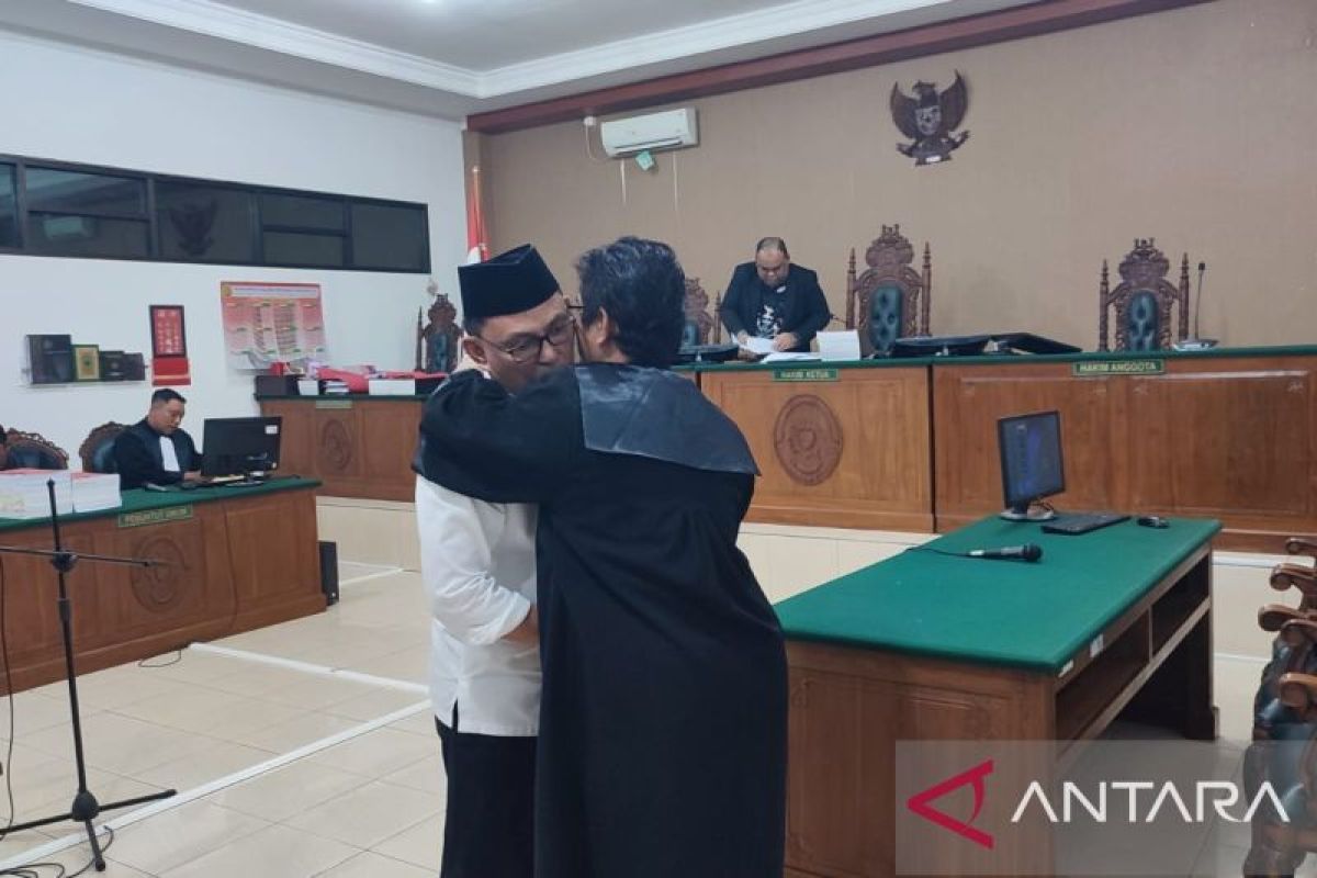 Mantan Bupati Kobar divonis tiga tahun penjara