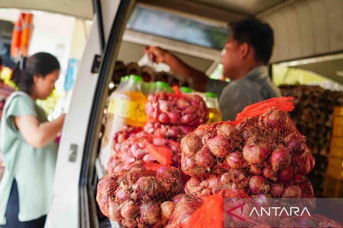 Harga pangan pada Jumat, bawang merah Rp40.920/kg, gula konsumsi Rp17.960/kg