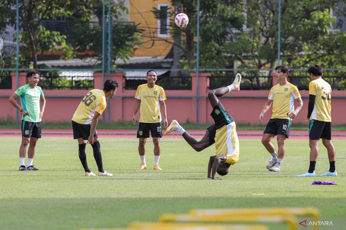 Kadek Raditya siap bersaing jika ada bek baru di Persebaya