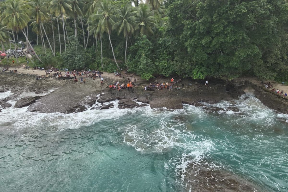 Basarnas Manokwari upaya pencarian pemuda tenggelam di Pantai Sidey