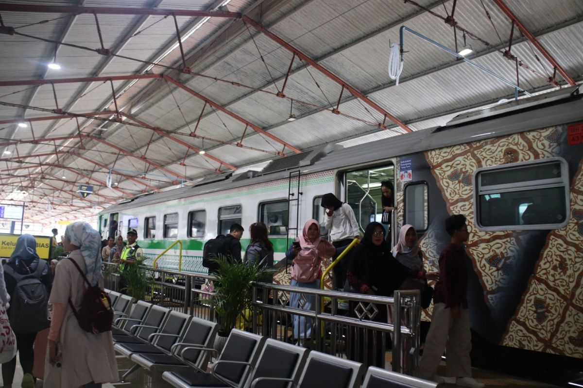 KA BIAS relasi Madiun-Bandara Adi Soemarmo primadona penumpang libur nataru