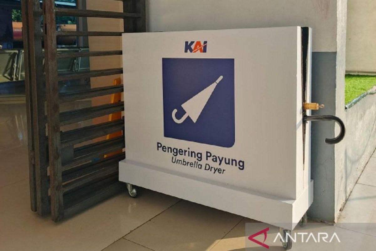 KAI Sumut sediakan fasilitas pengering payung bagi penumpang  kereta