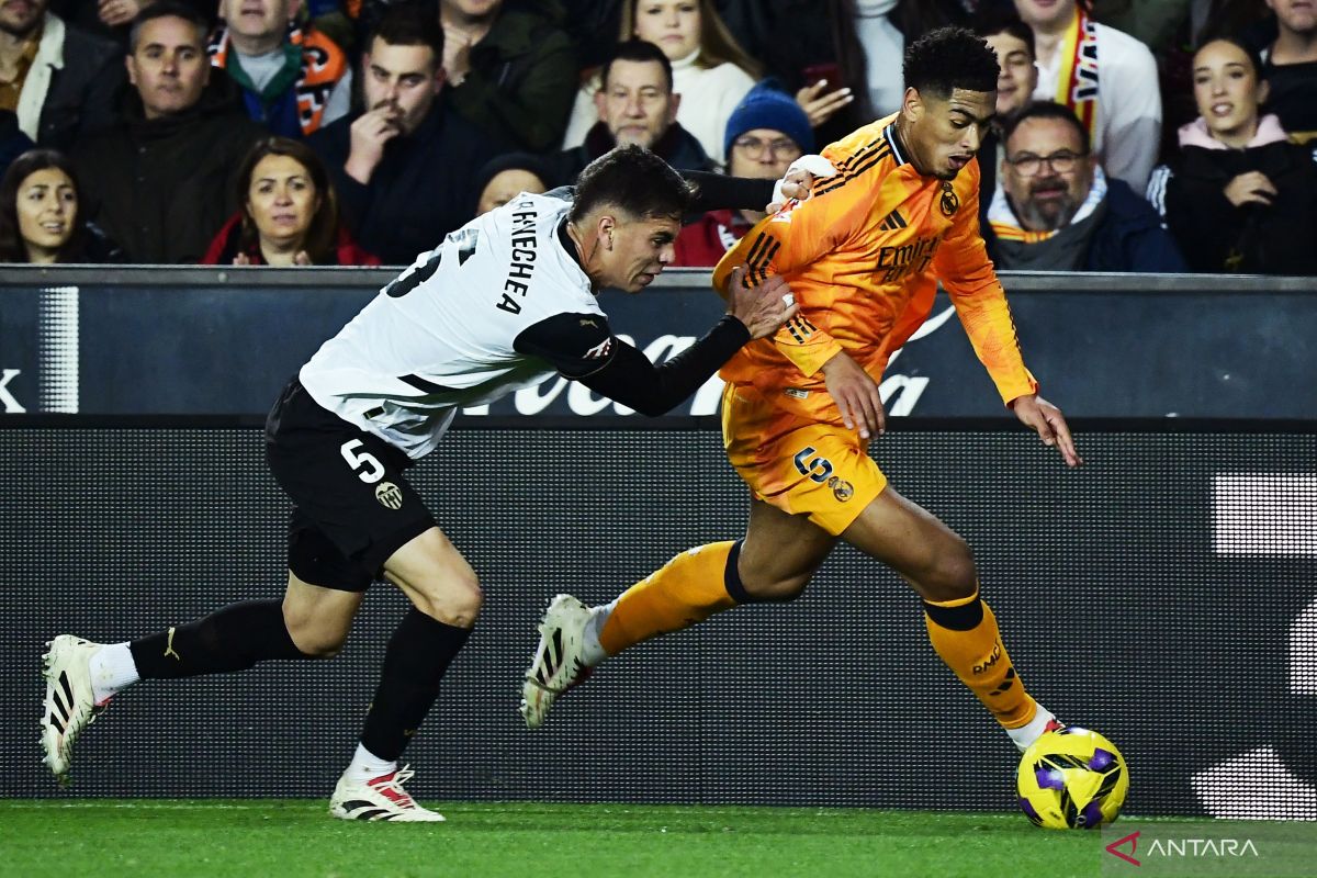 Real Madrid menang 2-1 di kandang Valencia