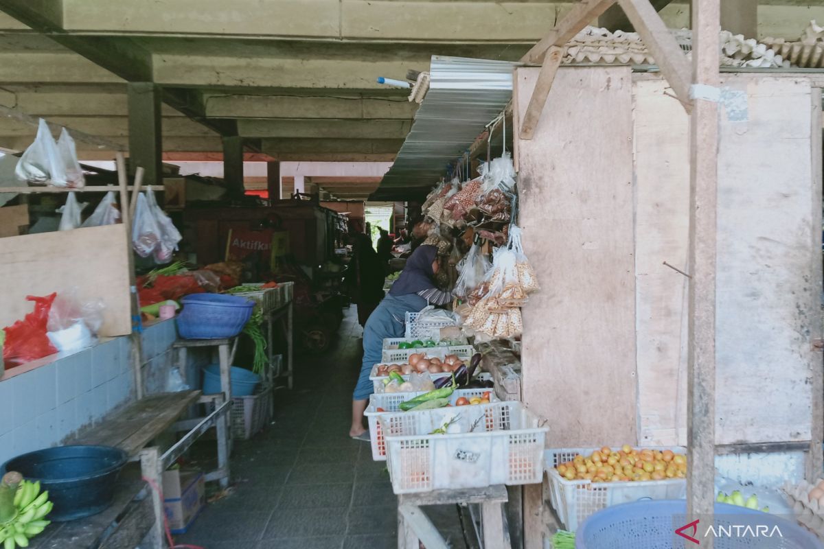 Penajam usul bantuan  pembenahan-penataan pasar rakyat kepada Kemendag