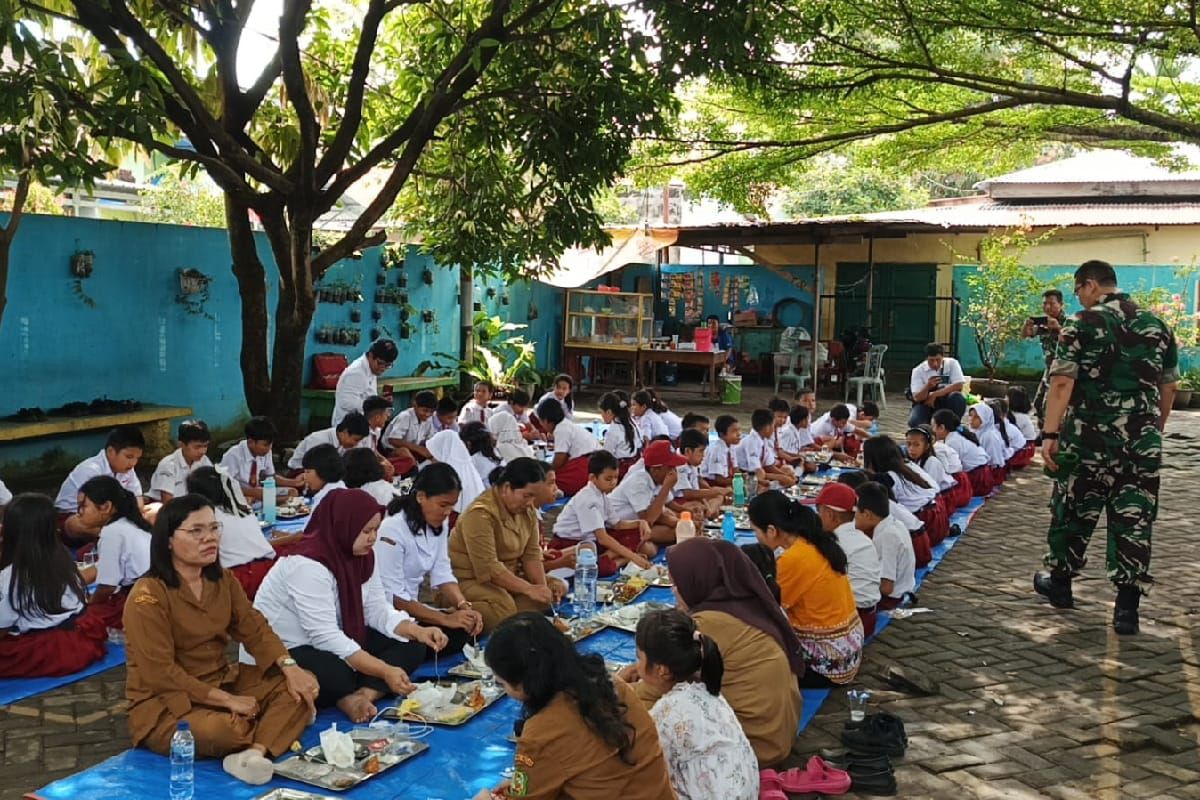 Kodam I BB: 650 siswa di Medan  terima manfaat makan bergizi gratis