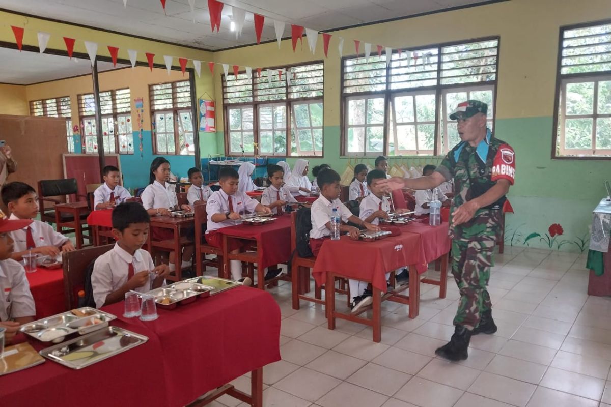 Program makan bergizi dimulai pada 14 sekolah dari  TK-SMP di kota Ambon