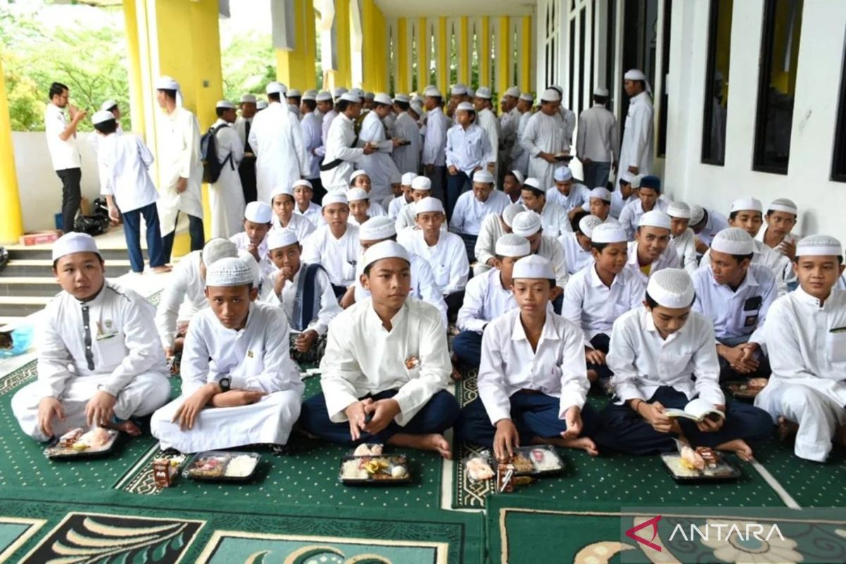 Program Makan Bergizi Gratis di Kalbar ditunda karena teknis